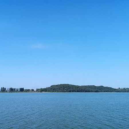 Isola Polvese Resort Castiglione del Lago Bagian luar foto