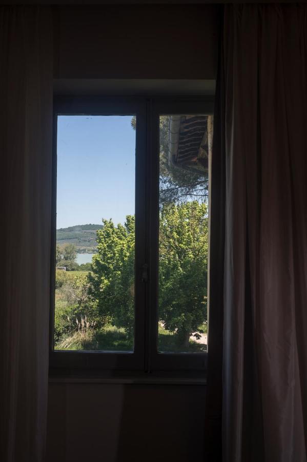 Isola Polvese Resort Castiglione del Lago Bagian luar foto