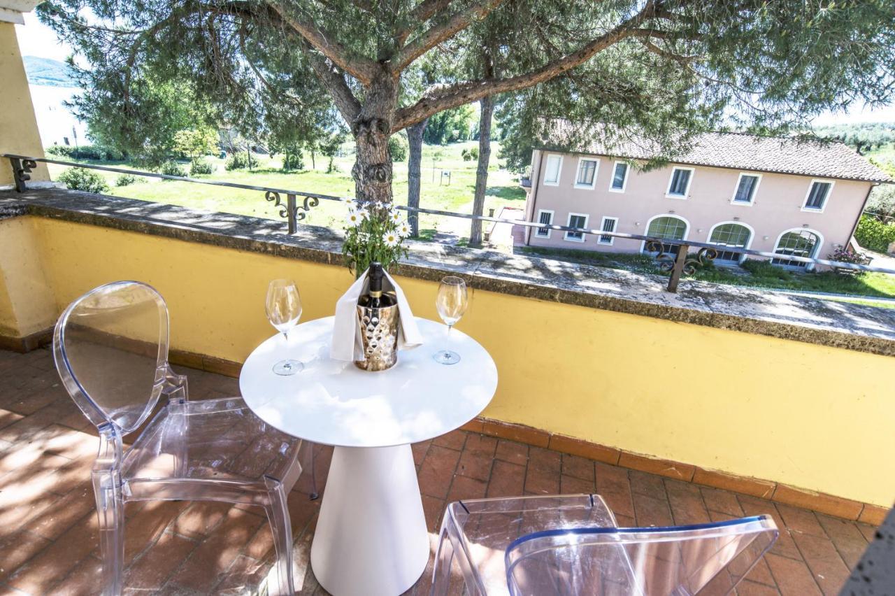 Isola Polvese Resort Castiglione del Lago Bagian luar foto