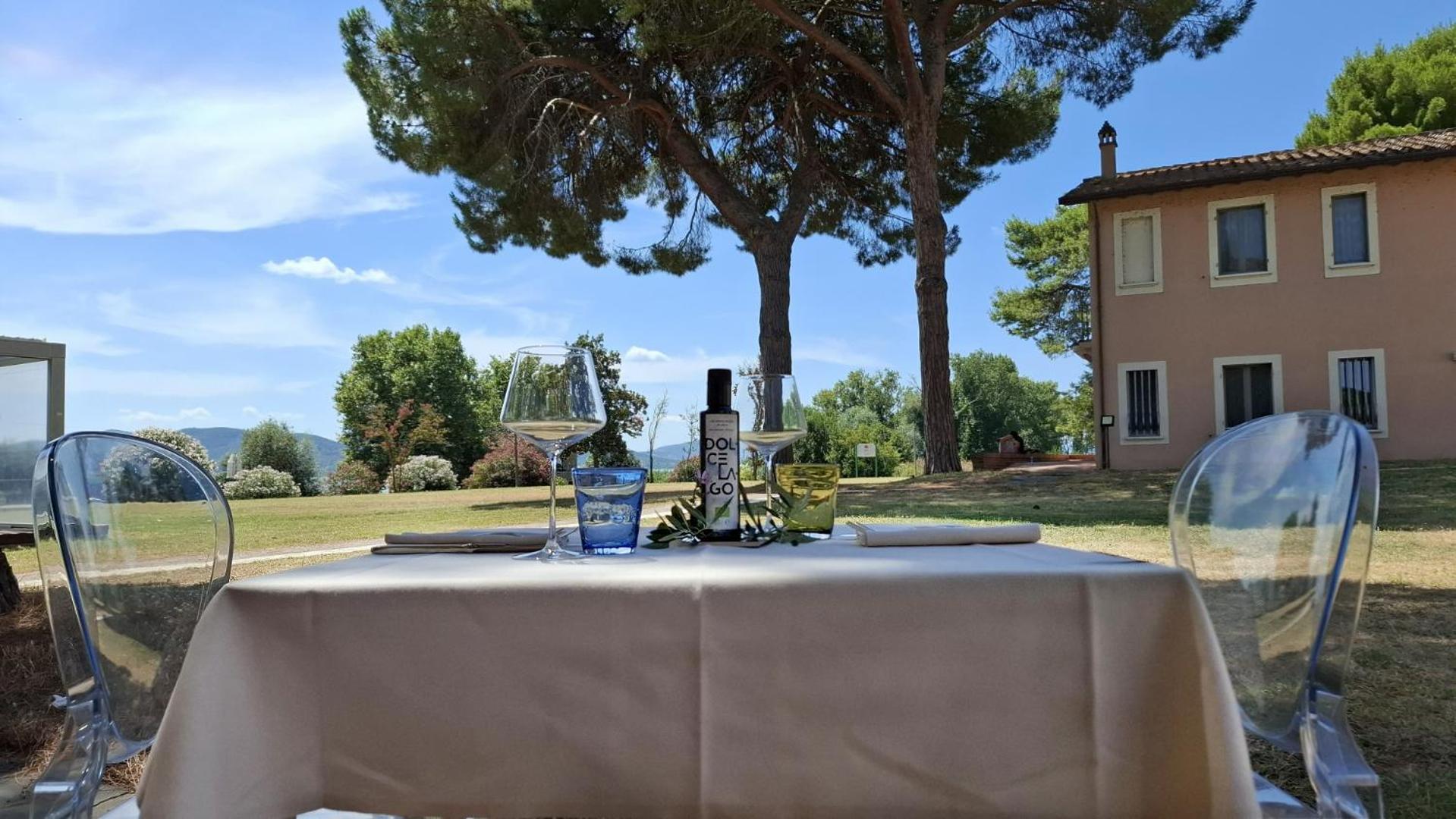 Isola Polvese Resort Castiglione del Lago Bagian luar foto